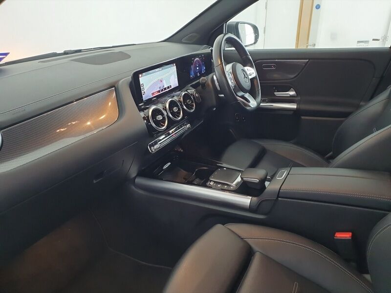 More views of Mercedes-Benz GLA