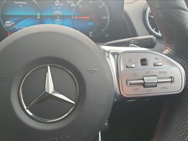More views of Mercedes-Benz EQB