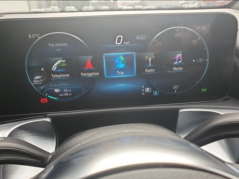 More views of Mercedes-Benz EQB