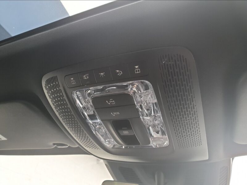 More views of Mercedes-Benz EQB