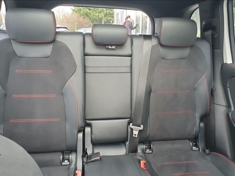 More views of Mercedes-Benz EQB