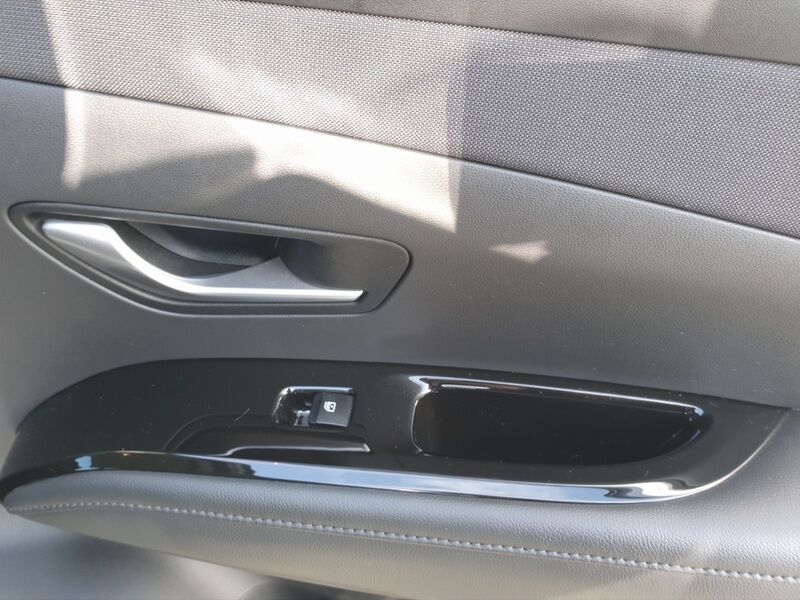 More views of Hyundai Tucson