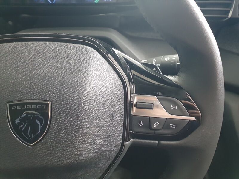 More views of Peugeot 408