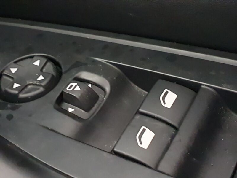 More views of Peugeot 408