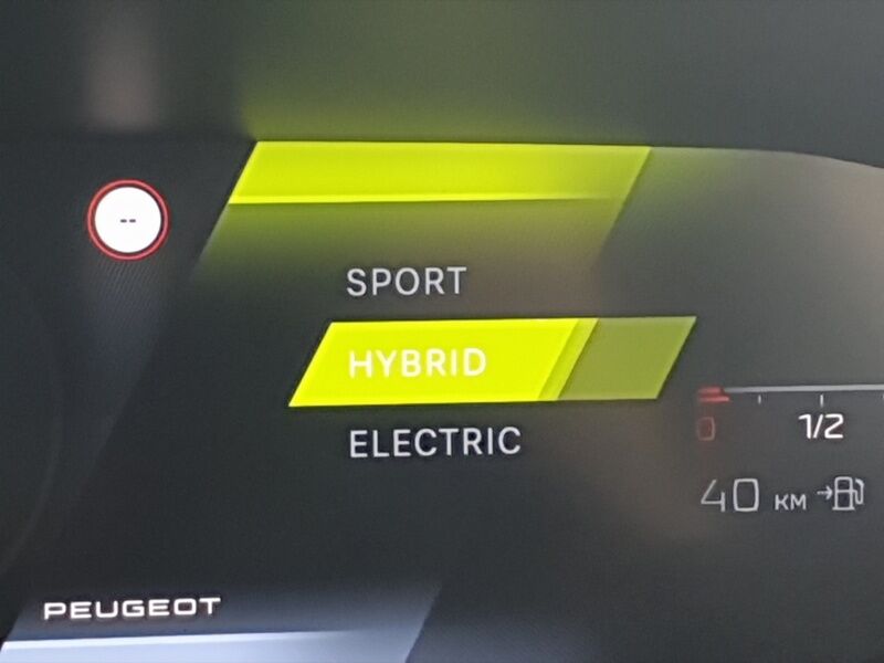 More views of Peugeot 408