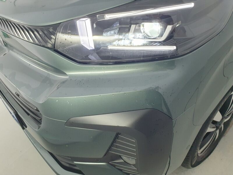 More views of Citroen Spacetourer