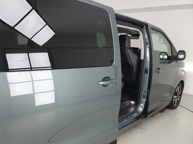 More views of Citroen Spacetourer