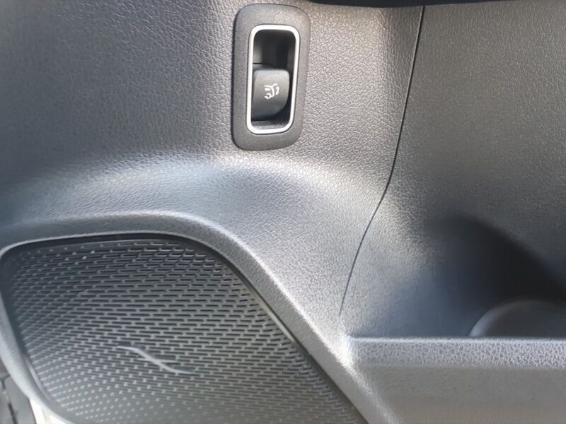 More views of Mercedes-Benz EQA