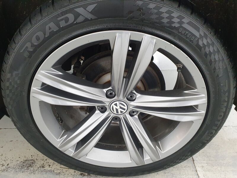 More views of Volkswagen Tiguan Allspace