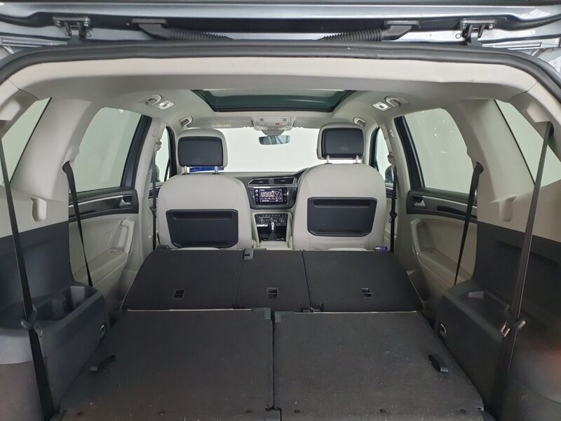 More views of Volkswagen Tiguan Allspace