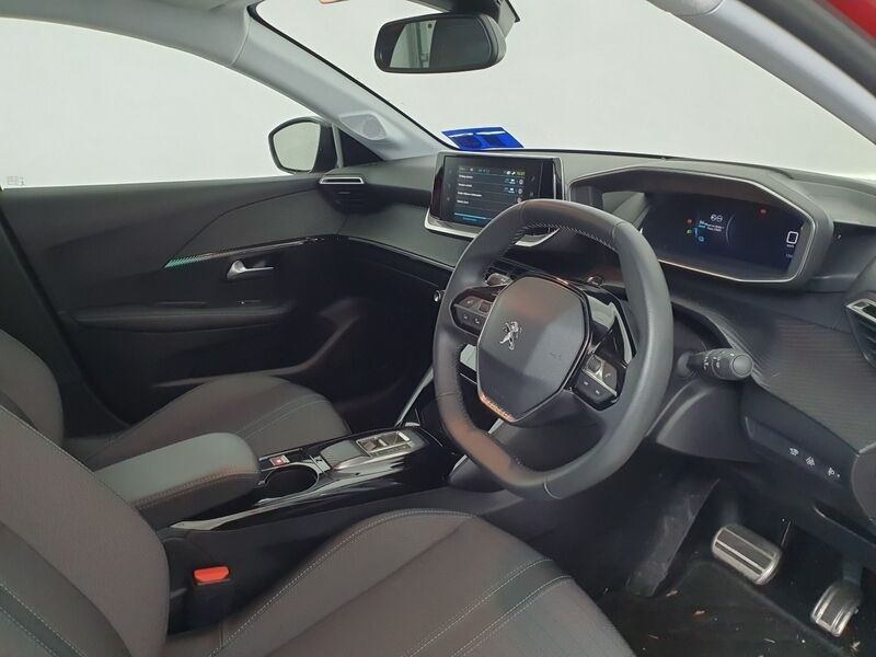 More views of Peugeot 208