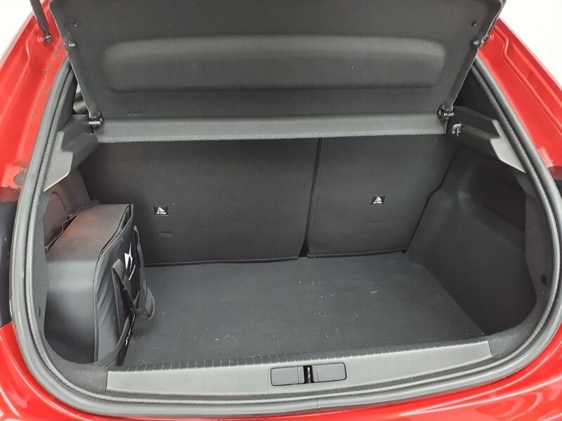 More views of Peugeot 208