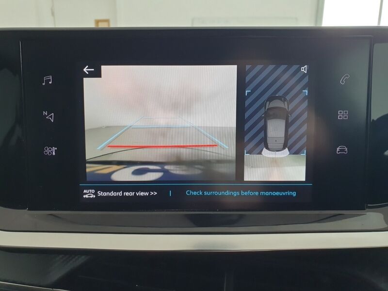 More views of Peugeot 208