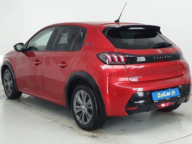 More views of Peugeot 208