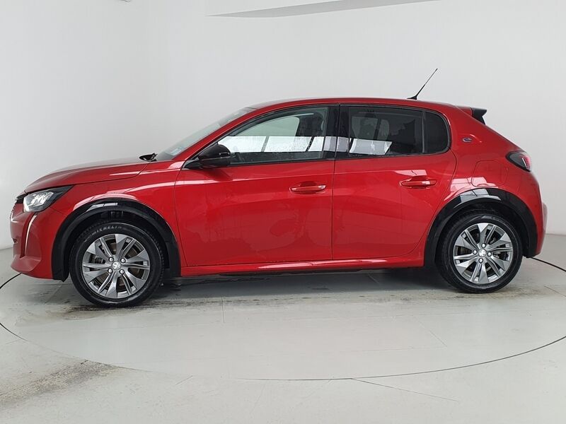 More views of Peugeot 208