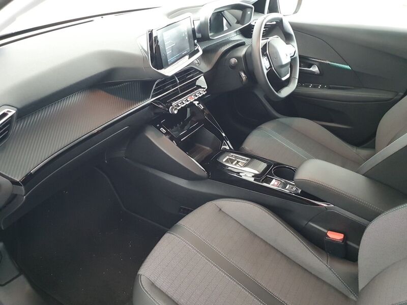 More views of Peugeot 208