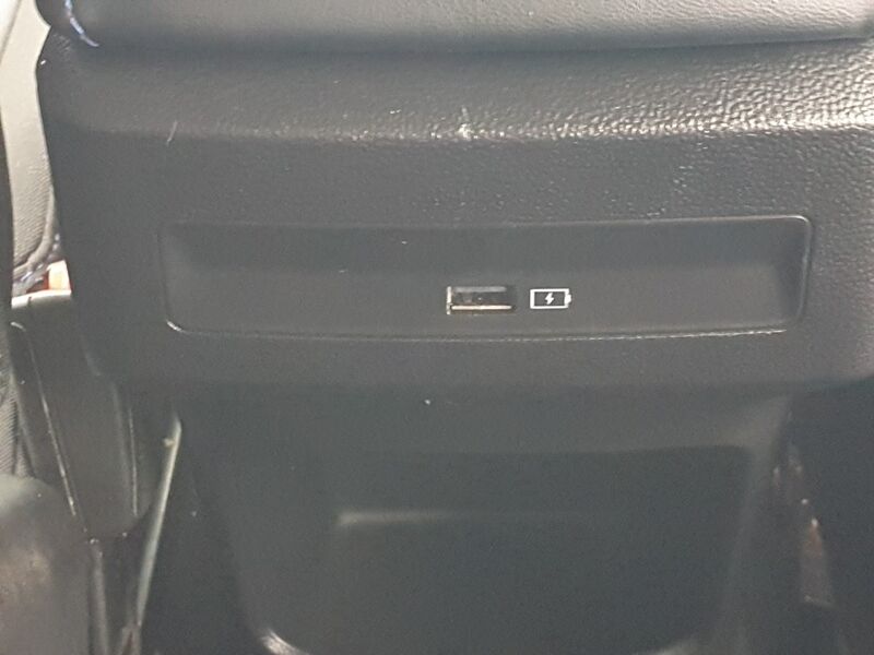 More views of MG MG4