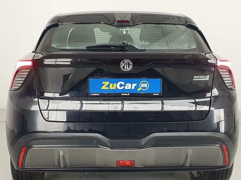 More views of MG MG4