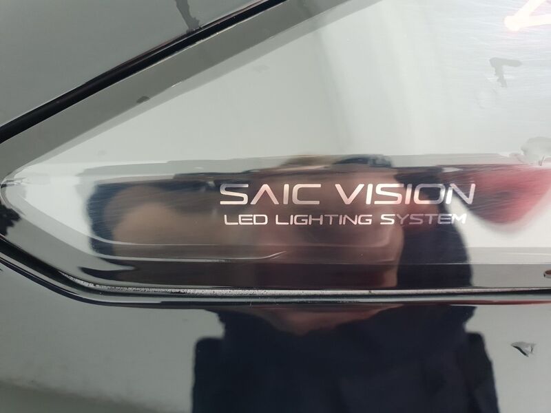 More views of MG MG4