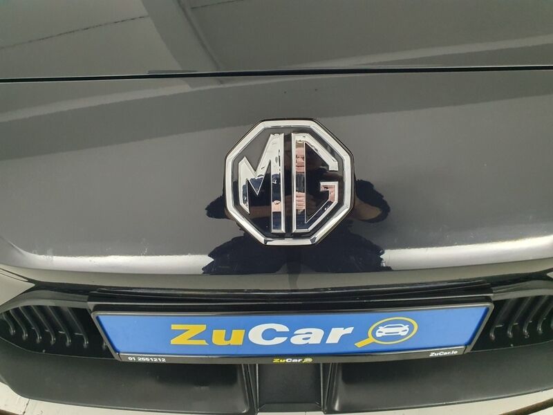 More views of MG MG4