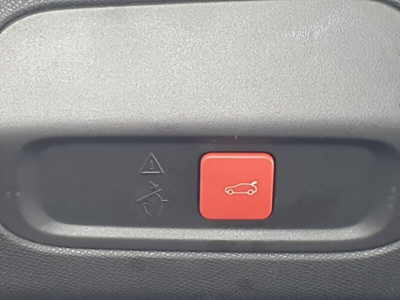 More views of Peugeot 408