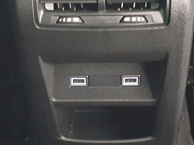 More views of Peugeot 408