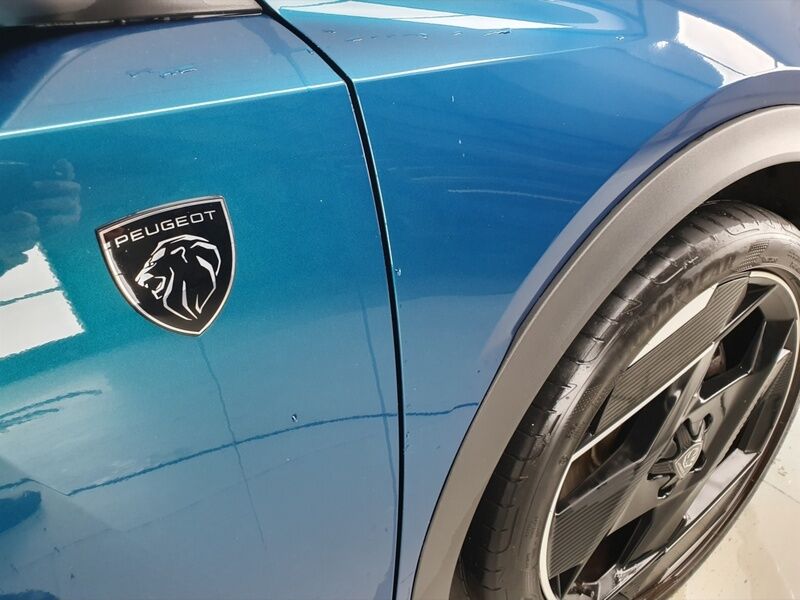 More views of Peugeot 408