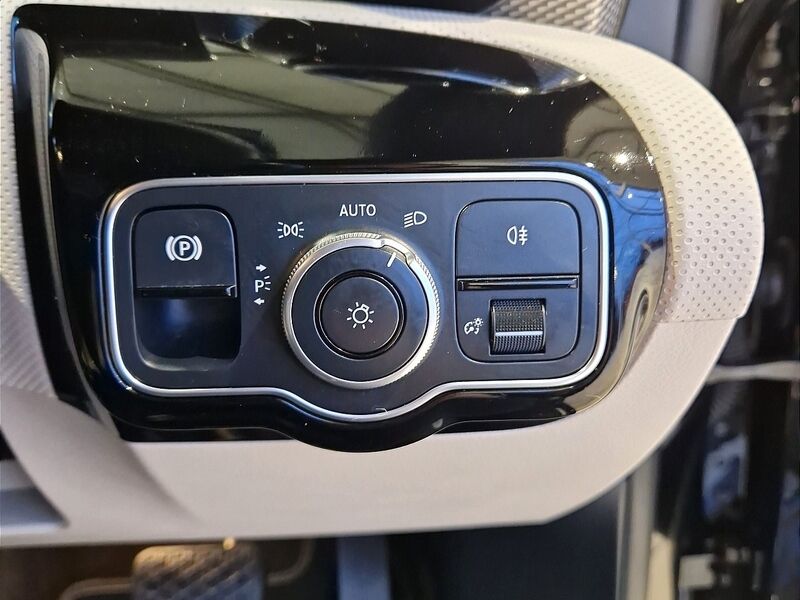 More views of Mercedes-Benz CLA