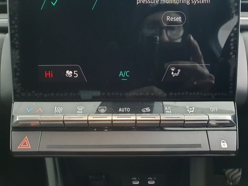 More views of Renault Captur