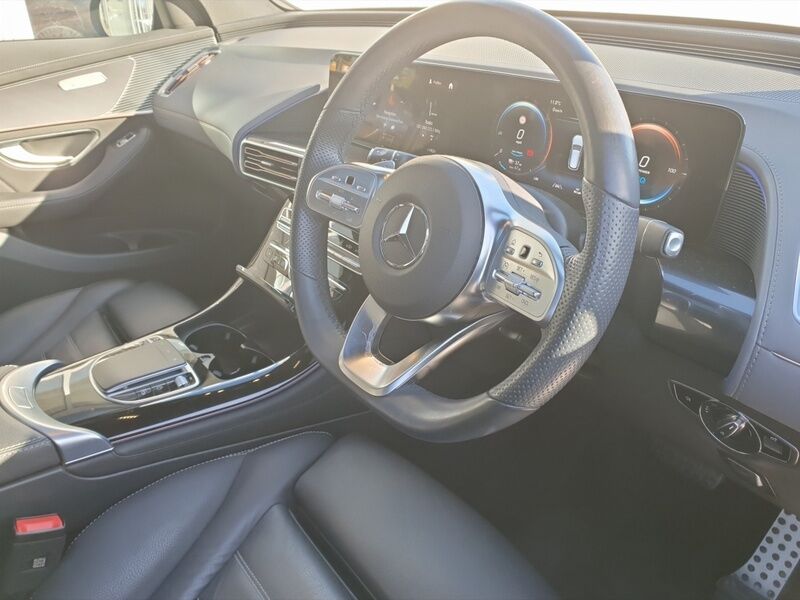 More views of Mercedes-Benz EQC