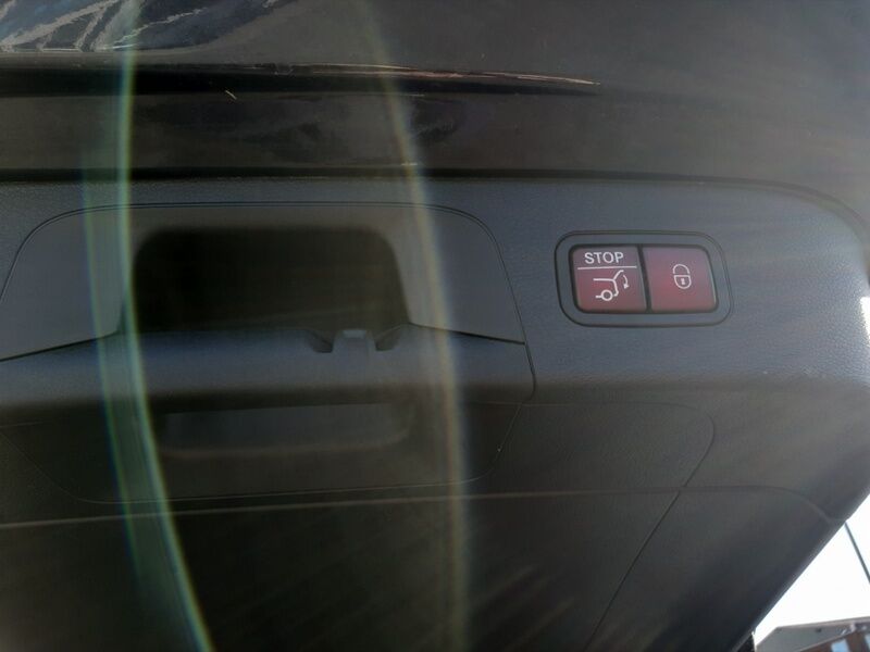 More views of Mercedes-Benz EQC