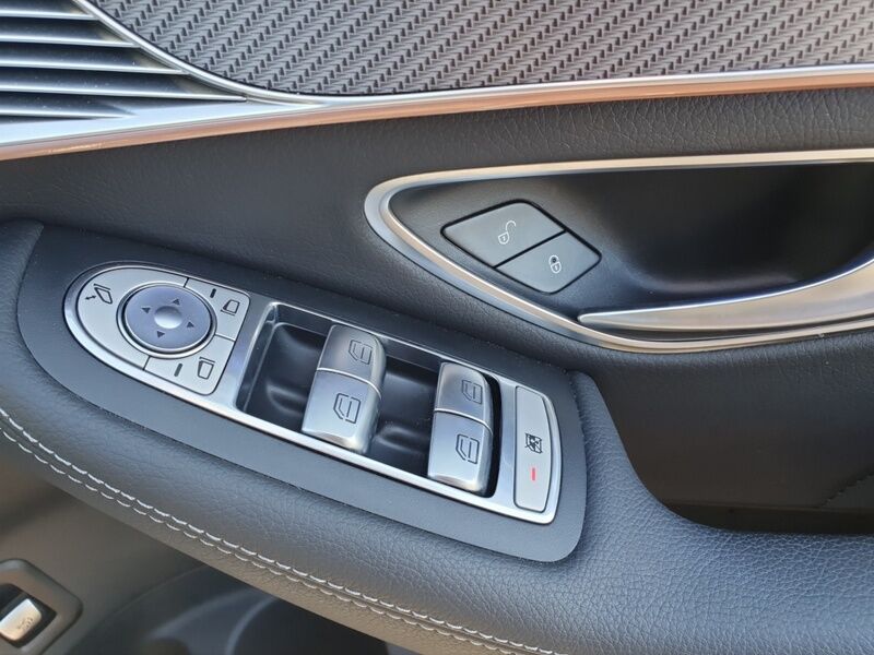 More views of Mercedes-Benz EQC