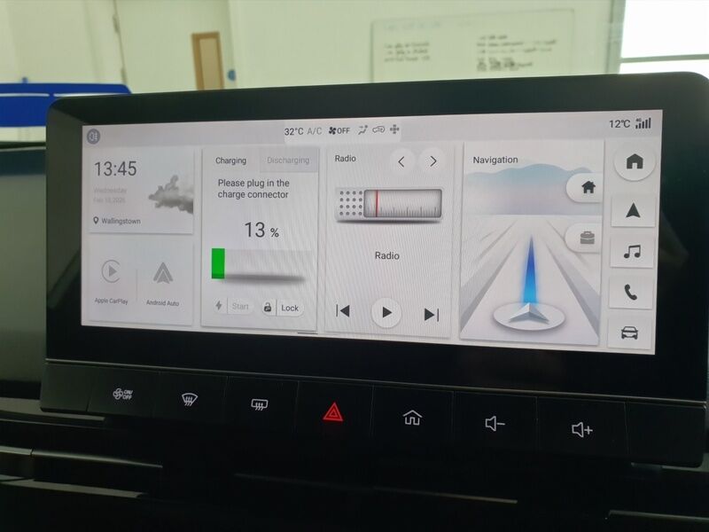 More views of MG MG4