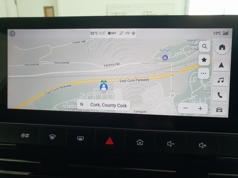 More views of MG MG4