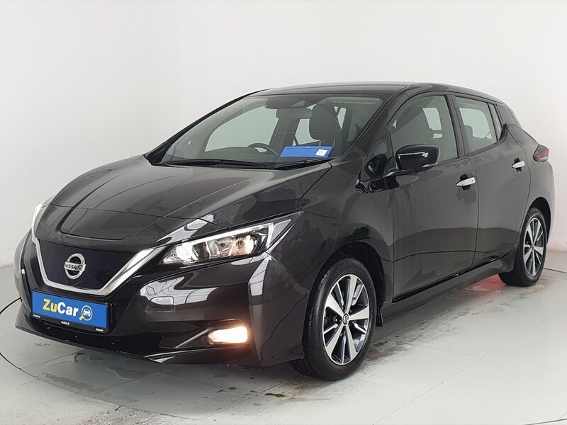 More views of Nissan Leaf