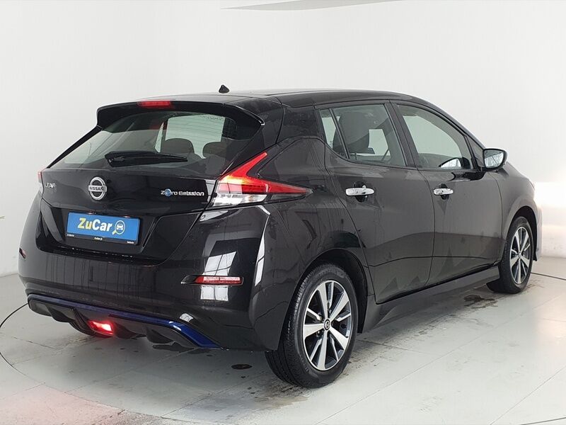 More views of Nissan Leaf