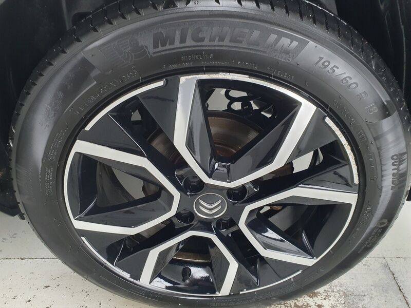 More views of Citroen e-C4