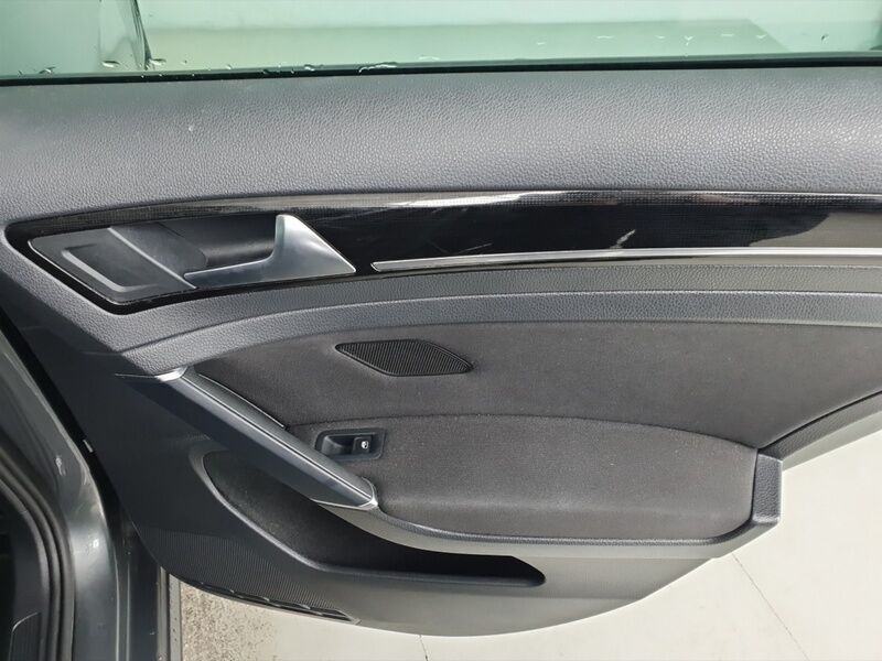 More views of Volkswagen Golf