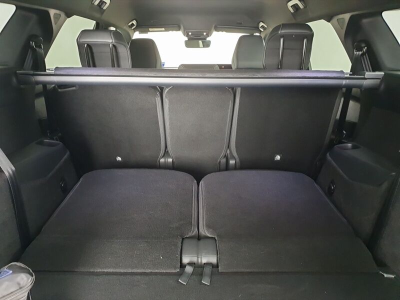 More views of Peugeot 5008