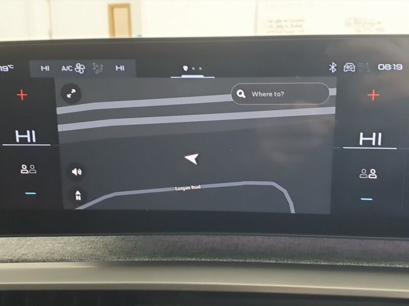 More views of Peugeot 5008