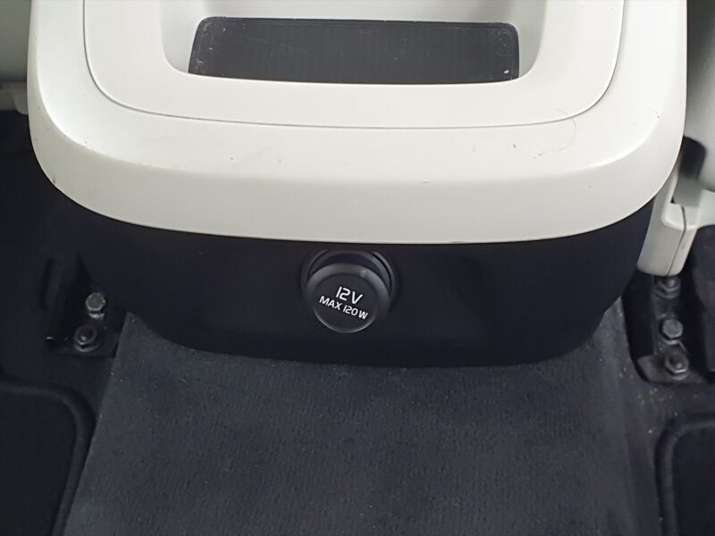 More views of Volvo V90