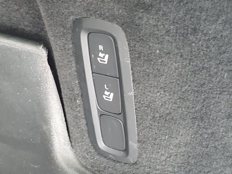 More views of Volvo V90