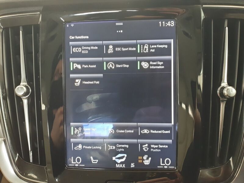 More views of Volvo V90