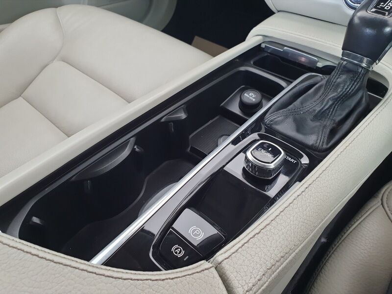 More views of Volvo V90