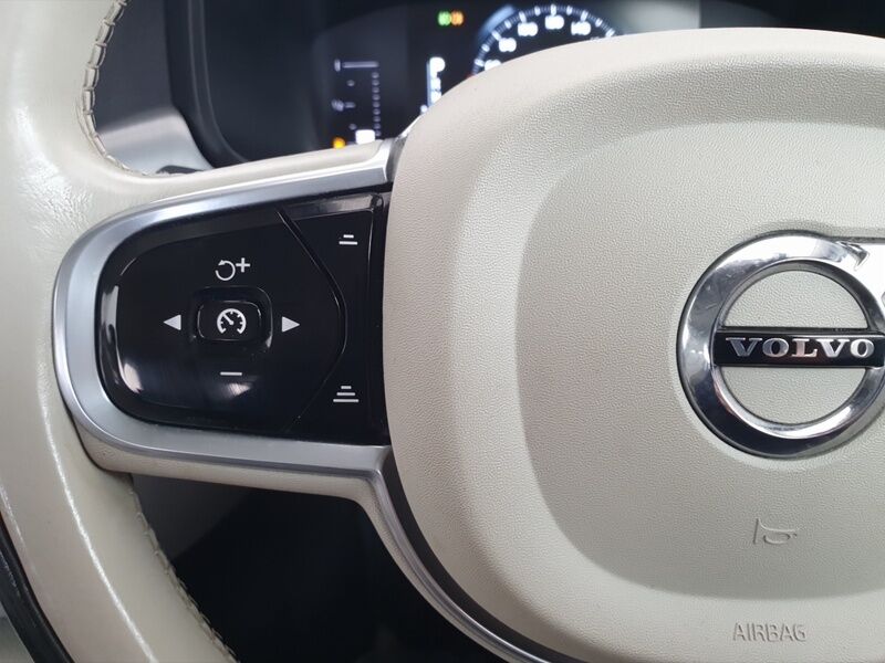 More views of Volvo V90