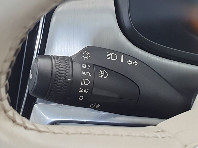 More views of Volvo V90