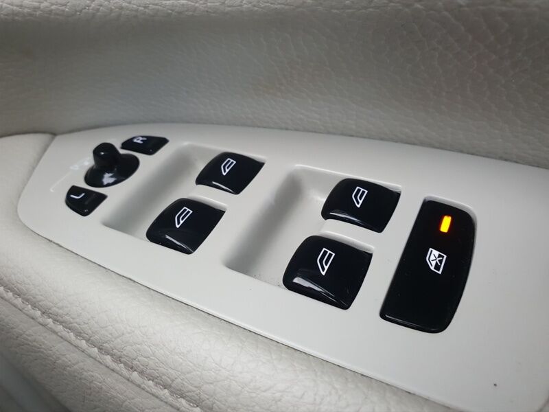 More views of Volvo V90