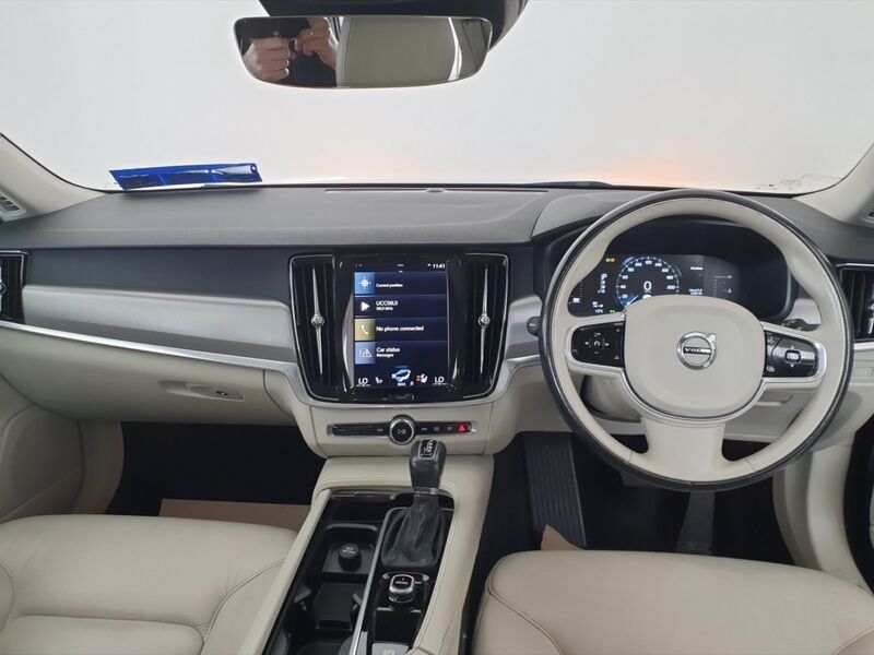 More views of Volvo V90