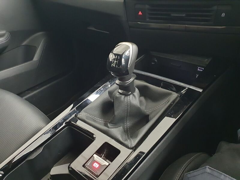 More views of Opel Astra