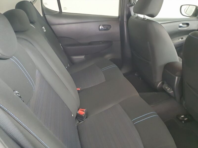 More views of Nissan Leaf